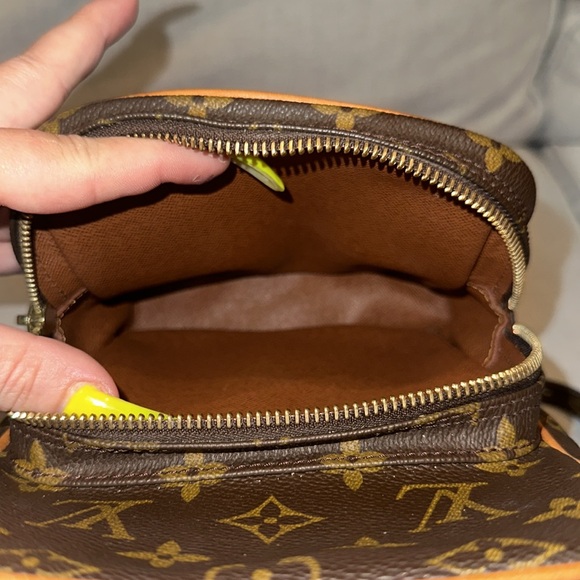 VINTAGE LV DUNABE IN EUC no callouts no peeling honey color - Picture 8 of 10